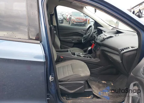 2018 Ford Escape S z USA, uszkodzony, nr VIN 1FMCU0F78JUA22940